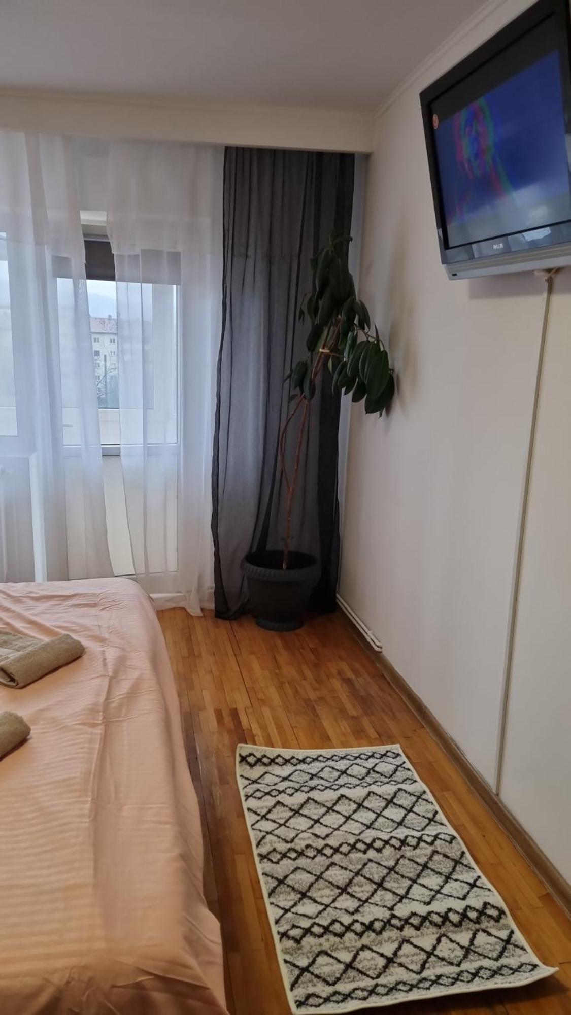 Marya'S Lejlighed Râmnicu Vâlcea Værelse billede